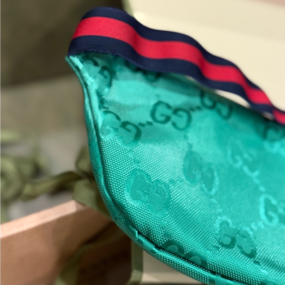 Gucci Fanny Pack | Belt Bag - Picture 7 of 17